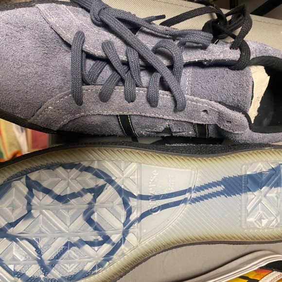 Men’s Suede Converse - Picture 2 of 2